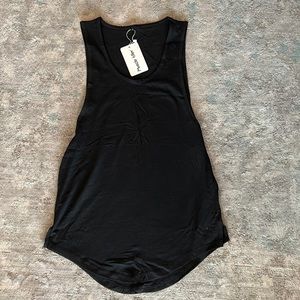 Muscle killer 2 pack workout tank in size Small. NWT colors black and blue